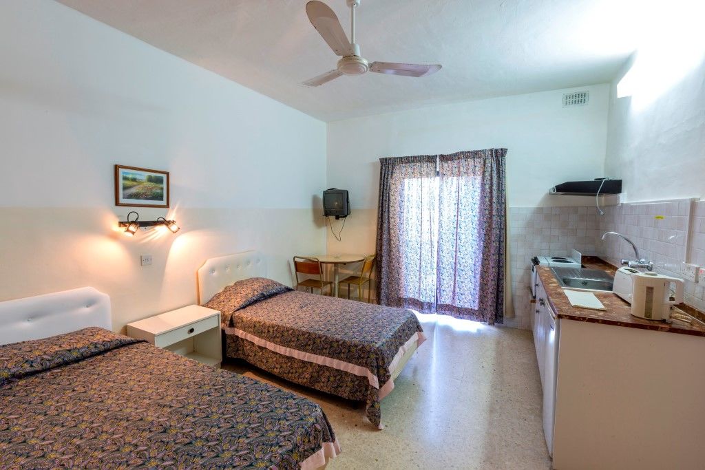 Huli Hotel&Apartments Qawra Buitenkant foto